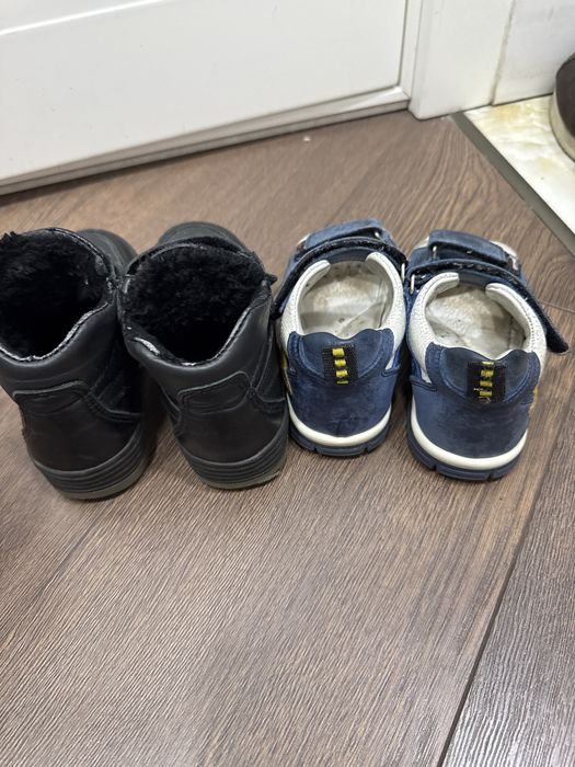 Детская обувь сапожки и сандали