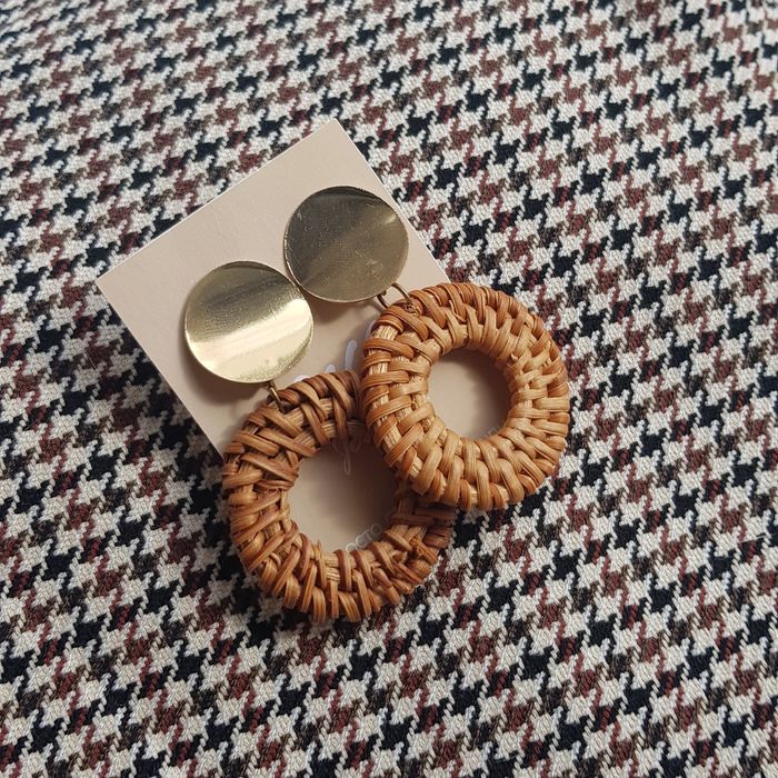 Продам серьги + красивая упаковка