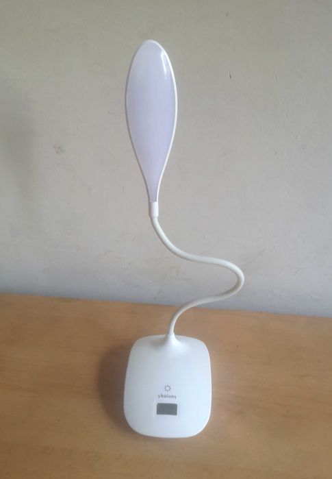 Lampă de birou    .