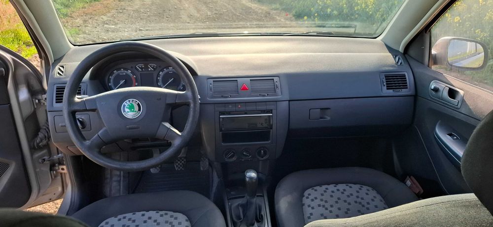 Vand Skoda Fabia 1.2 benzina, an 2006, 600 euro negociabil