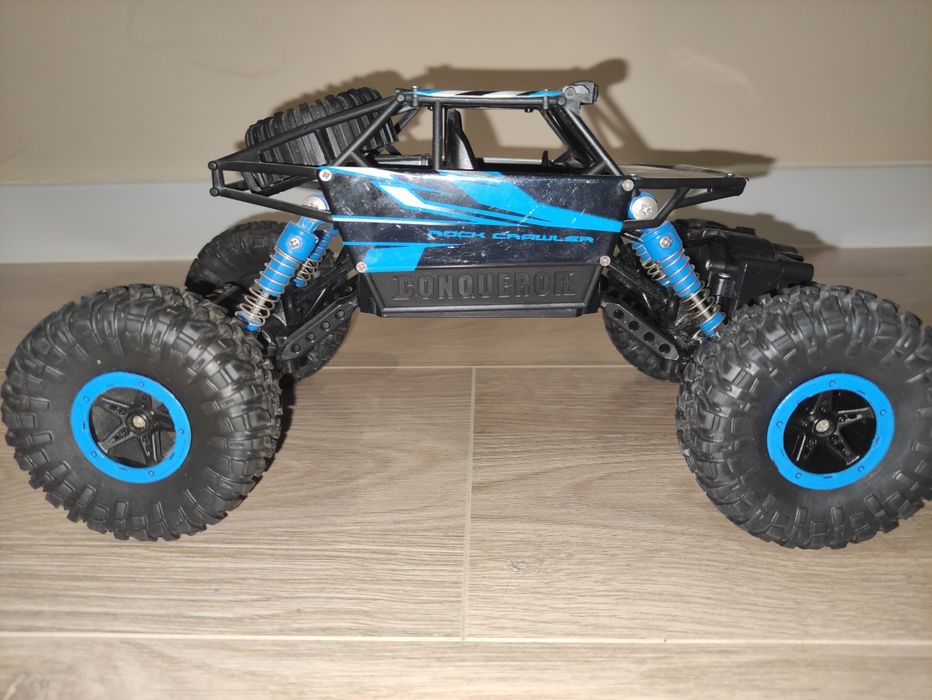 Машинка на радиоуправлении Rock Crawler
