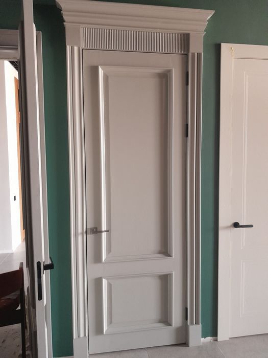 Меж комнатные двери