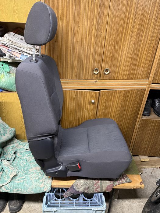 Toyota avensis verso 6/7 седалка