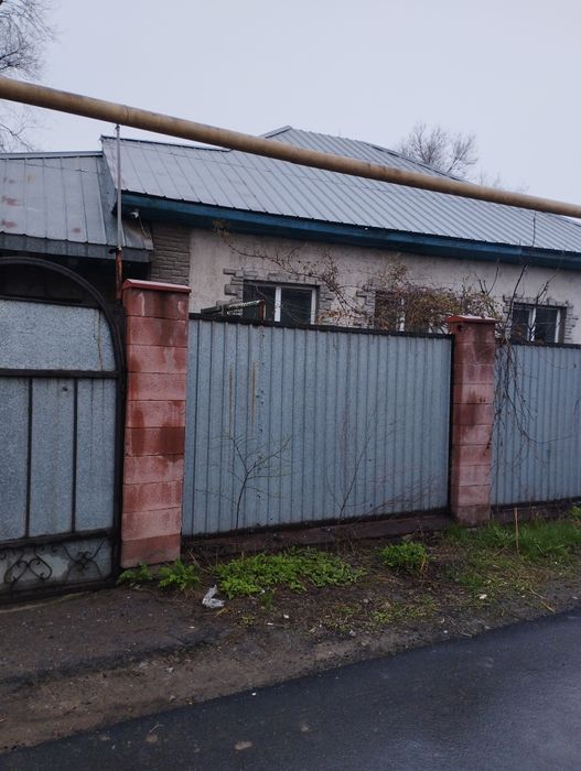 Срочно продам    2 дома хорошее расположение