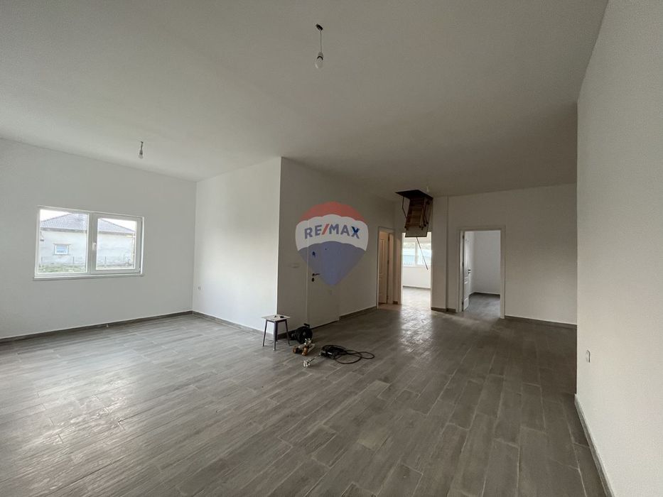 Продава се Къща в с. Сенокос, Област Добрич - 180 кв.м за 850 €/кв.м - Снимка #2