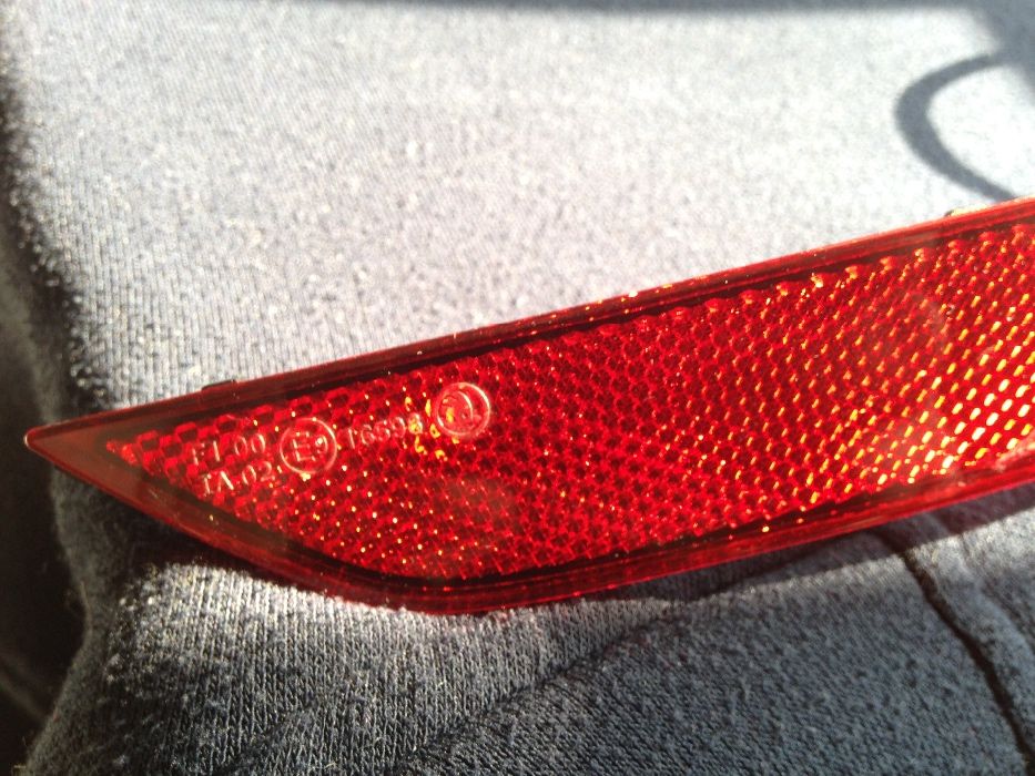 Шкода Карок 2018 рефлектор десен