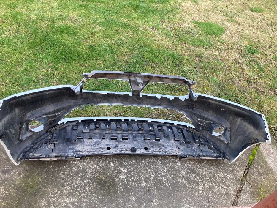 Bara fata cu gauri pentru senzori Dacia Logan 3