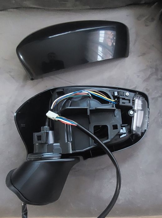 Продавам външно огледало