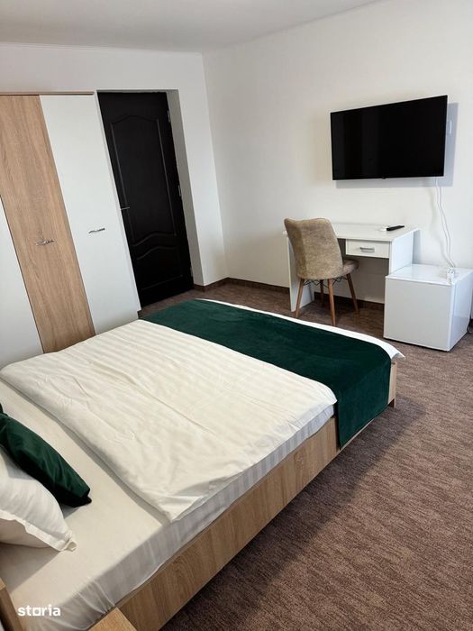 Casa semideckată cu 9 camere, în oraș