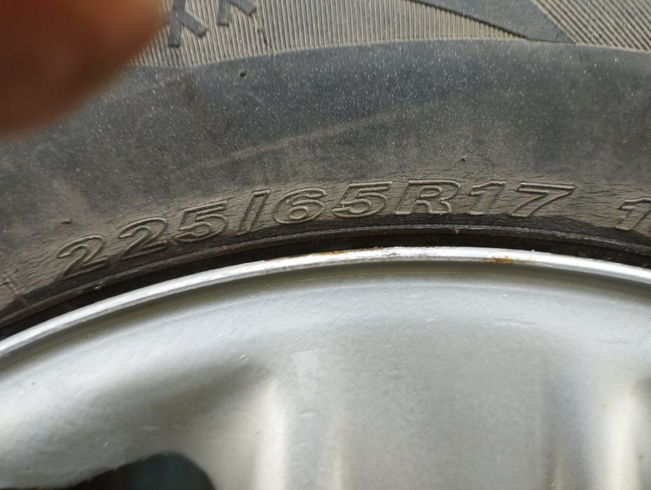 Продам зимние шины на дисках