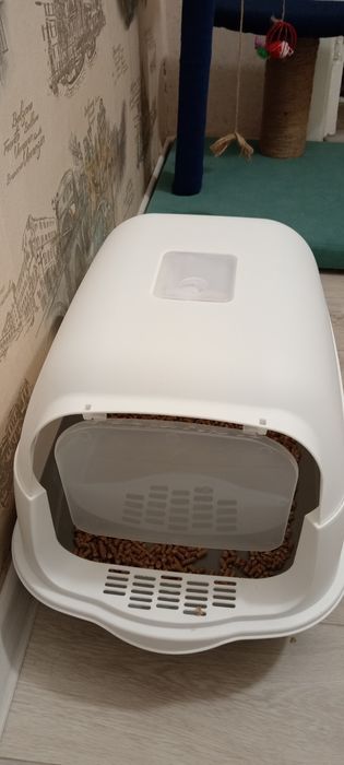 Продам лоток, туалет домик