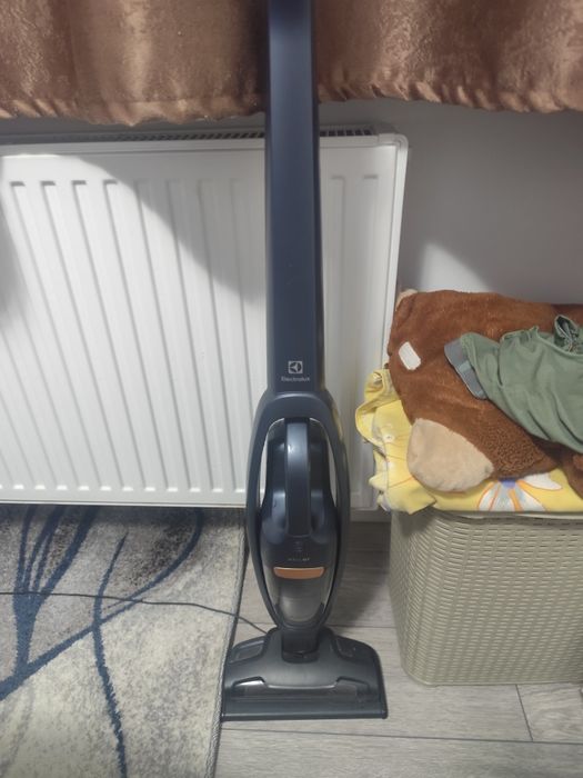 Vând aspirator Electrolux q7