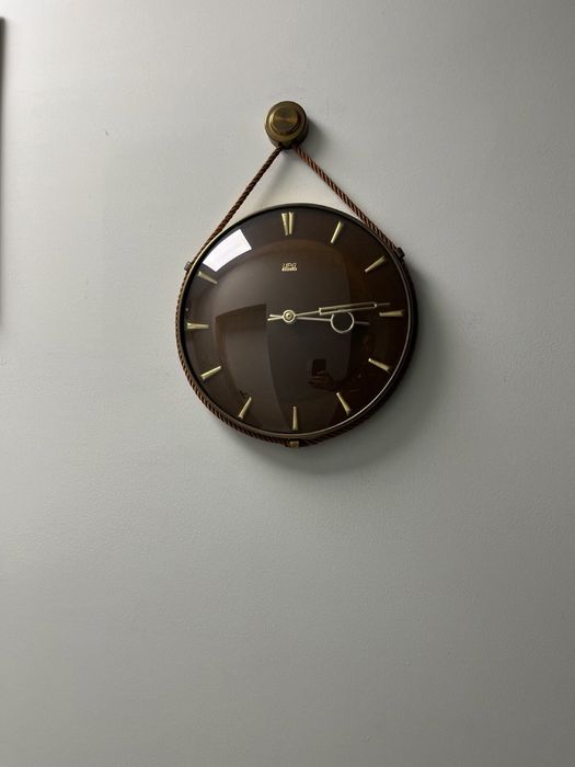 Стенен часовник / 50-те