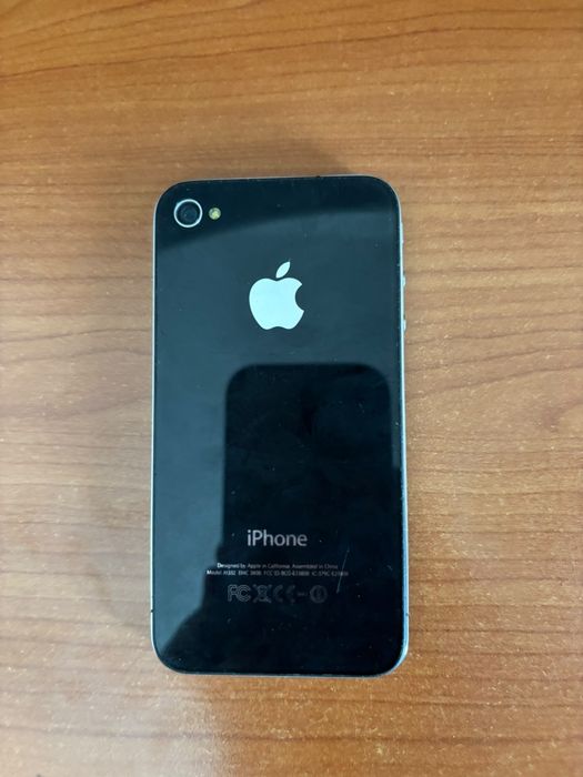 Vand iphone 4 negru 16gb