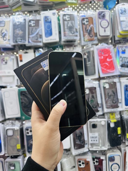 Айфон 12 про Макс