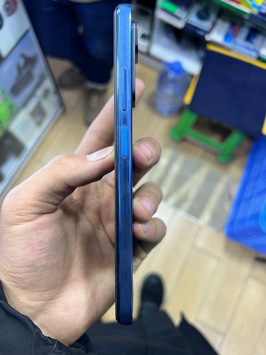 Redmi note 11 pro 5G 6+4/64 karobka dakumenti bor zaryadkasi yoqolgan