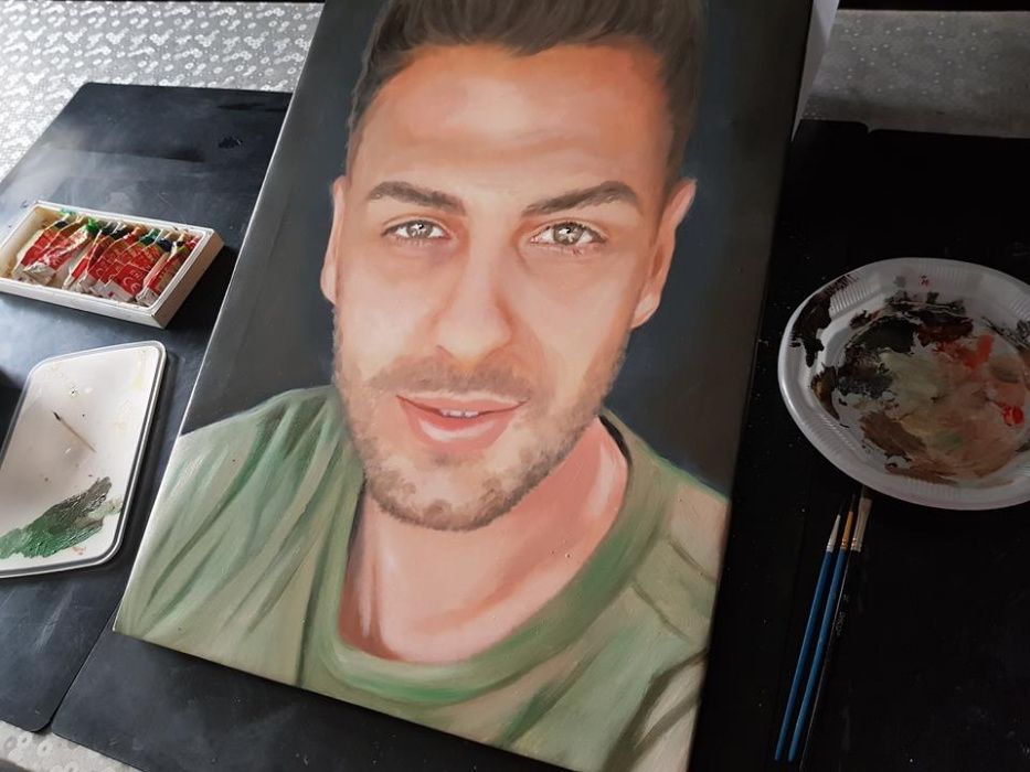 desenez/pictez portrete realistice si alte imagini dupa foto