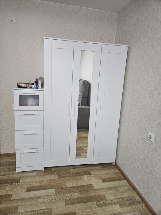 Шкаф и комод Икея