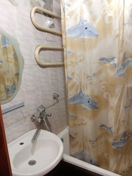 Продам сталинка Металлургов 26