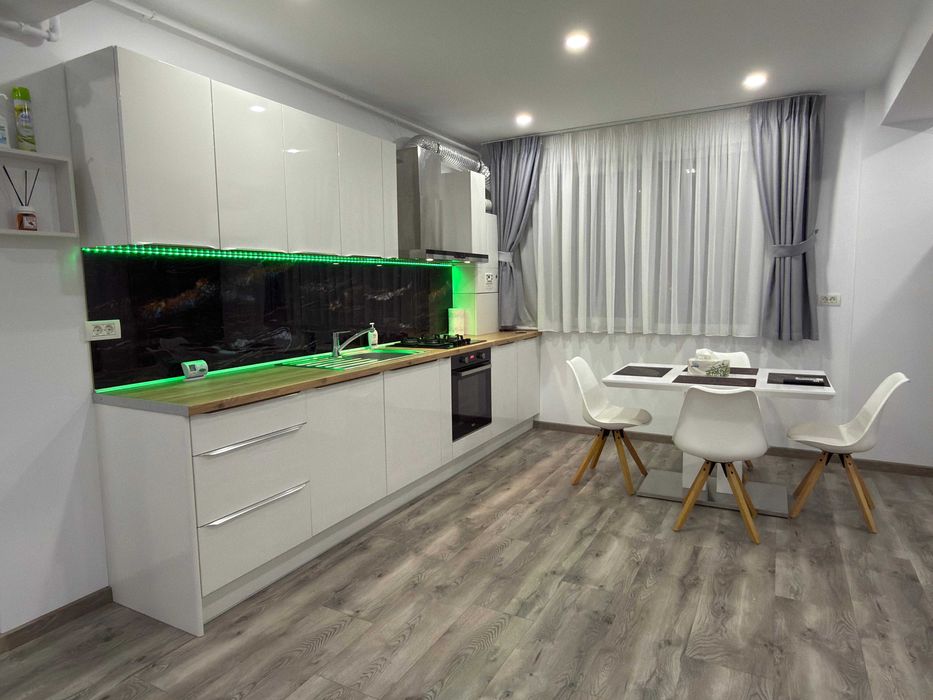 Ofer Inchiriez apartament 2 camere LUX