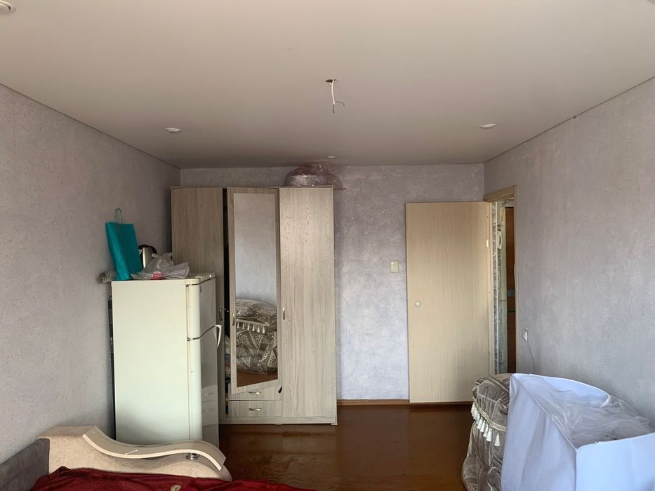 1 комнатная 16 мкр, 3/5 этаж.