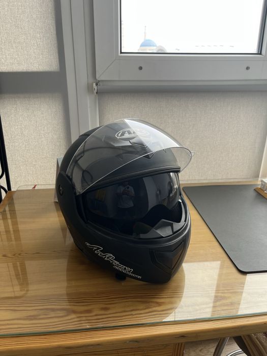 Продам мотошлем новый