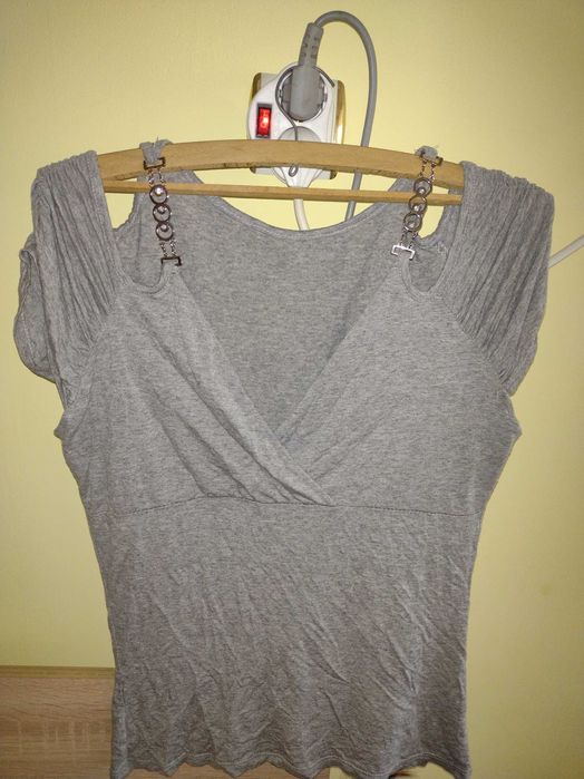 Дасмки летни  блузки 2 броя цената е за двете размери с/м