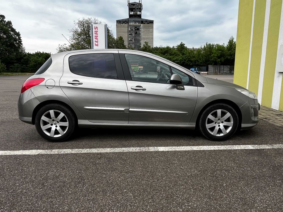 Peugeot 308 1.6 VTi Benzină • Cutie automată • 2009 • 146.000 km • 3.600 € negociabil