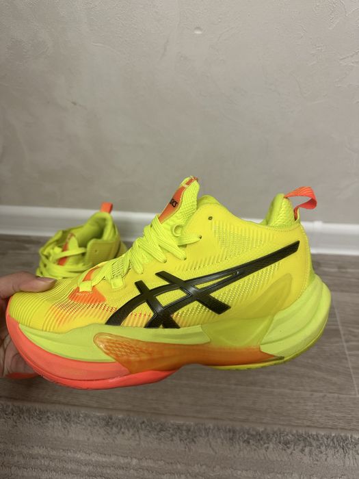 Кроссовки для воллейбола