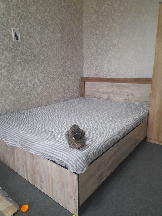 Продаётся двухспальная кровать