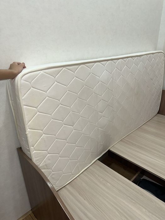 Продам матрас 90*200см