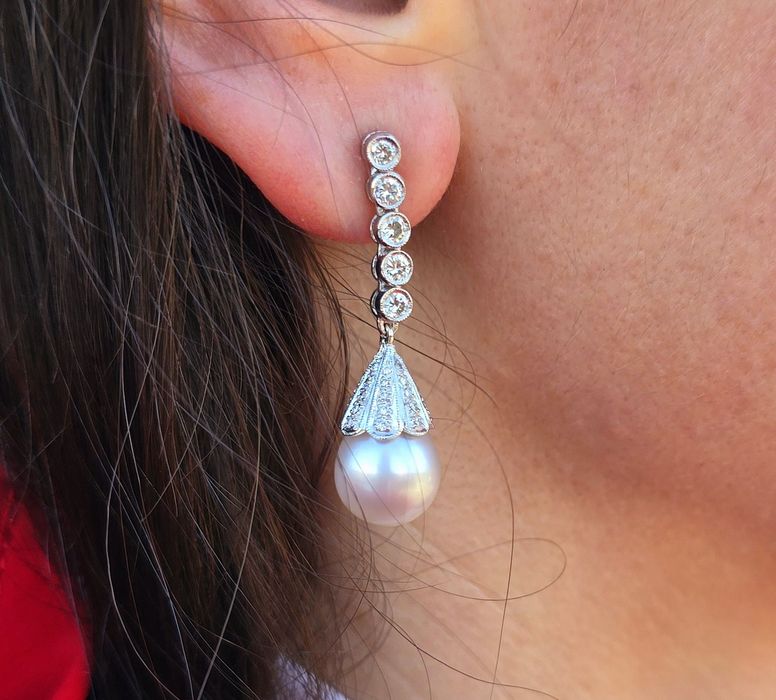 Cercei din aur alb de 18k cu diamante și perle naturale