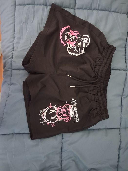 Продавам нови дрехи