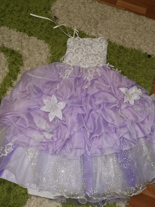 Красивое платье на девочку