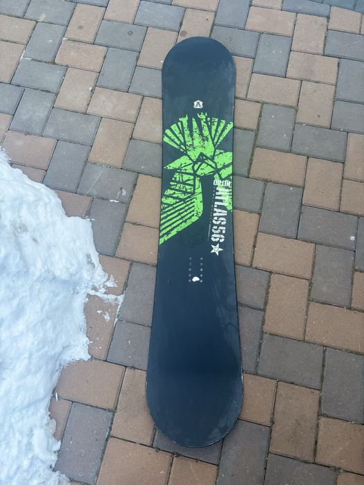 Placa snowboard Nitro Assassin cu dimensiunea de 153cm fara legaturi