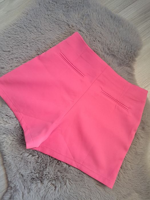 Пола- къси панталони