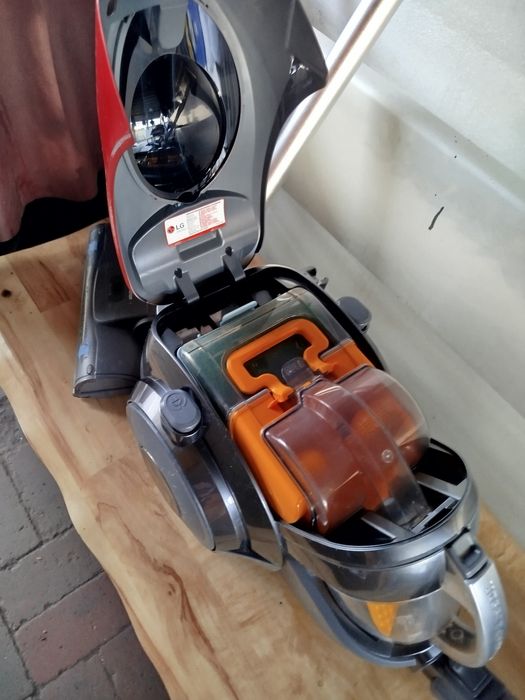 Пылесос  lg со стаканом