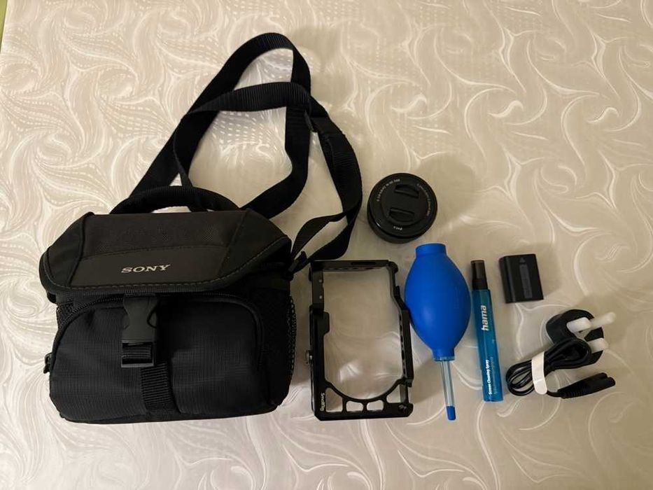 Sony A6100 16-50 mm F3.5-5.6 + Sigma 18-50mm F2.8