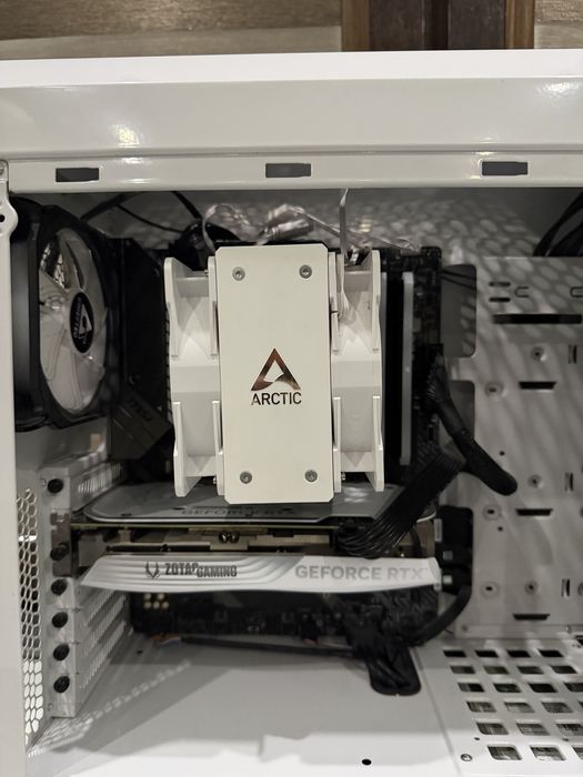 Компютър с 4060ti ryzen 7 5800x