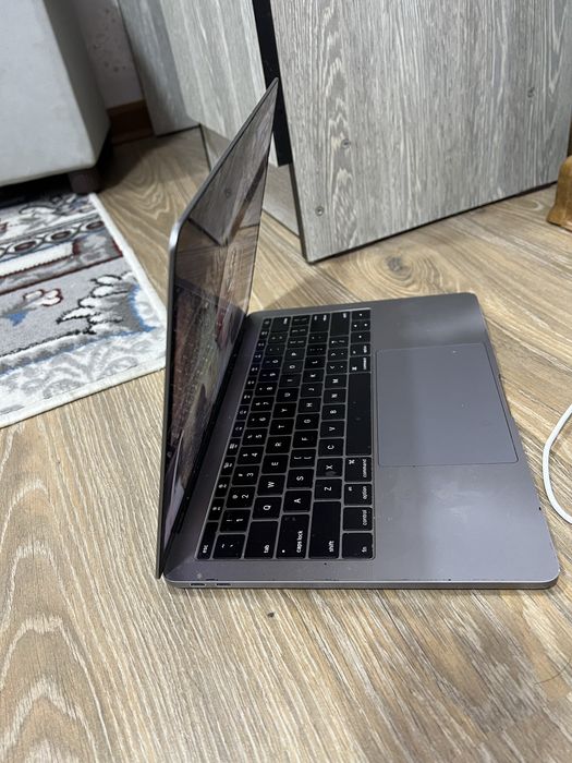 Macbook pro 13 (2016)