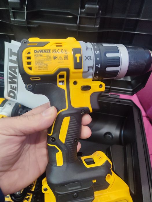 DeWALT DCD796 + Зарядно - 2025г.
