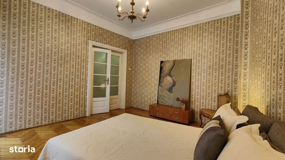 Apartament interbelic elegant cu terasă, pe Vasile Lascăr – lângă Daci