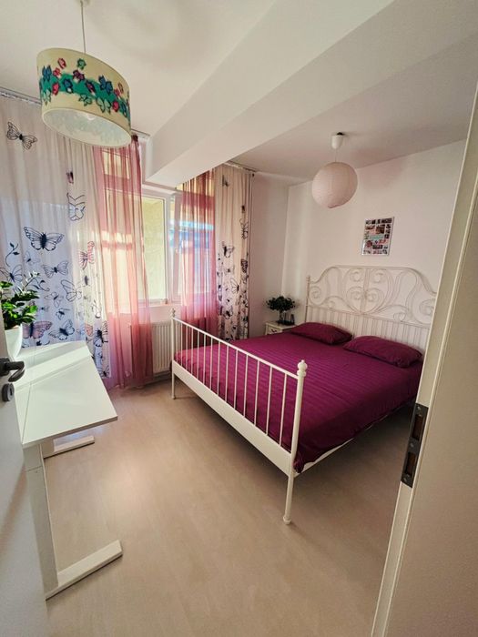 Vand apartament  3 camere