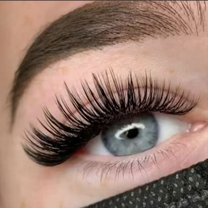 Наращивание ресниц.