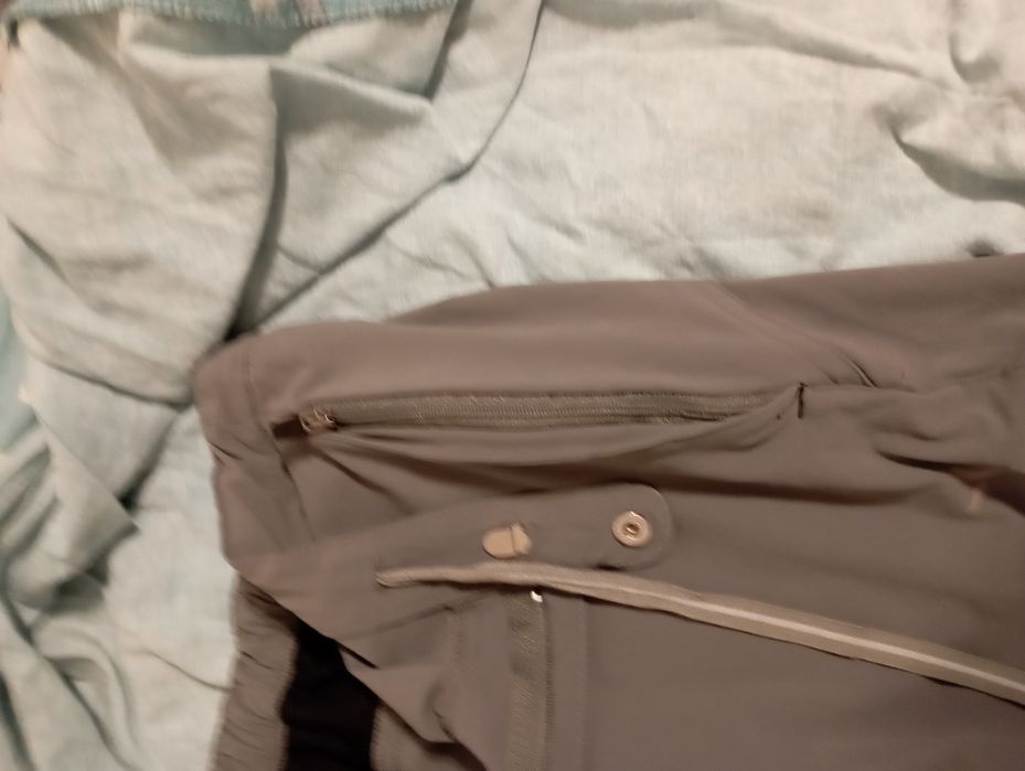 Pantaloni măsura L