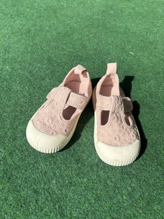 Adidasi Under Armour si tenesi Hm panza bebelusi