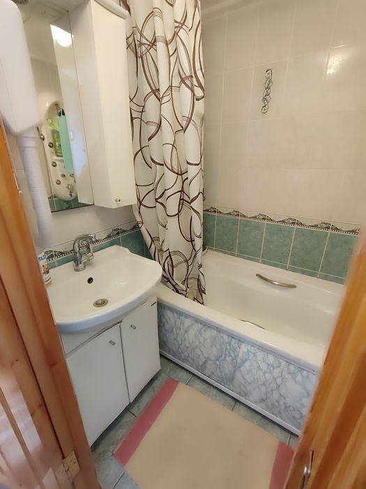 Продается 4-комн (9-37, 3 эт)