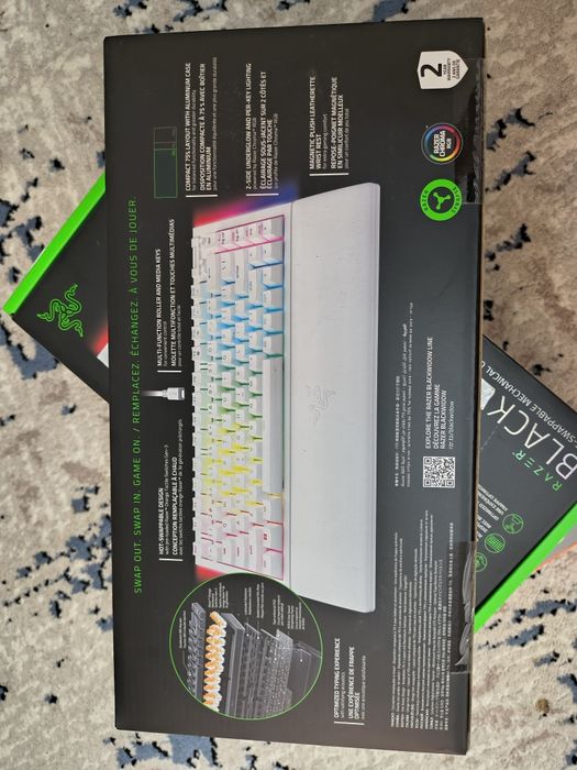 Razer Blackwidow v4 75 White edition new sealed