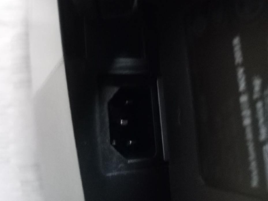 Монитор DELL E2016 HV