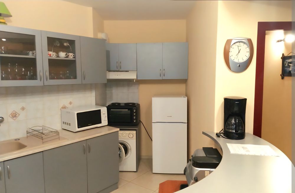 Дава се под наем Тристаен апартамент в Поморие - 80 кв.м за 459 € - Снимка #3